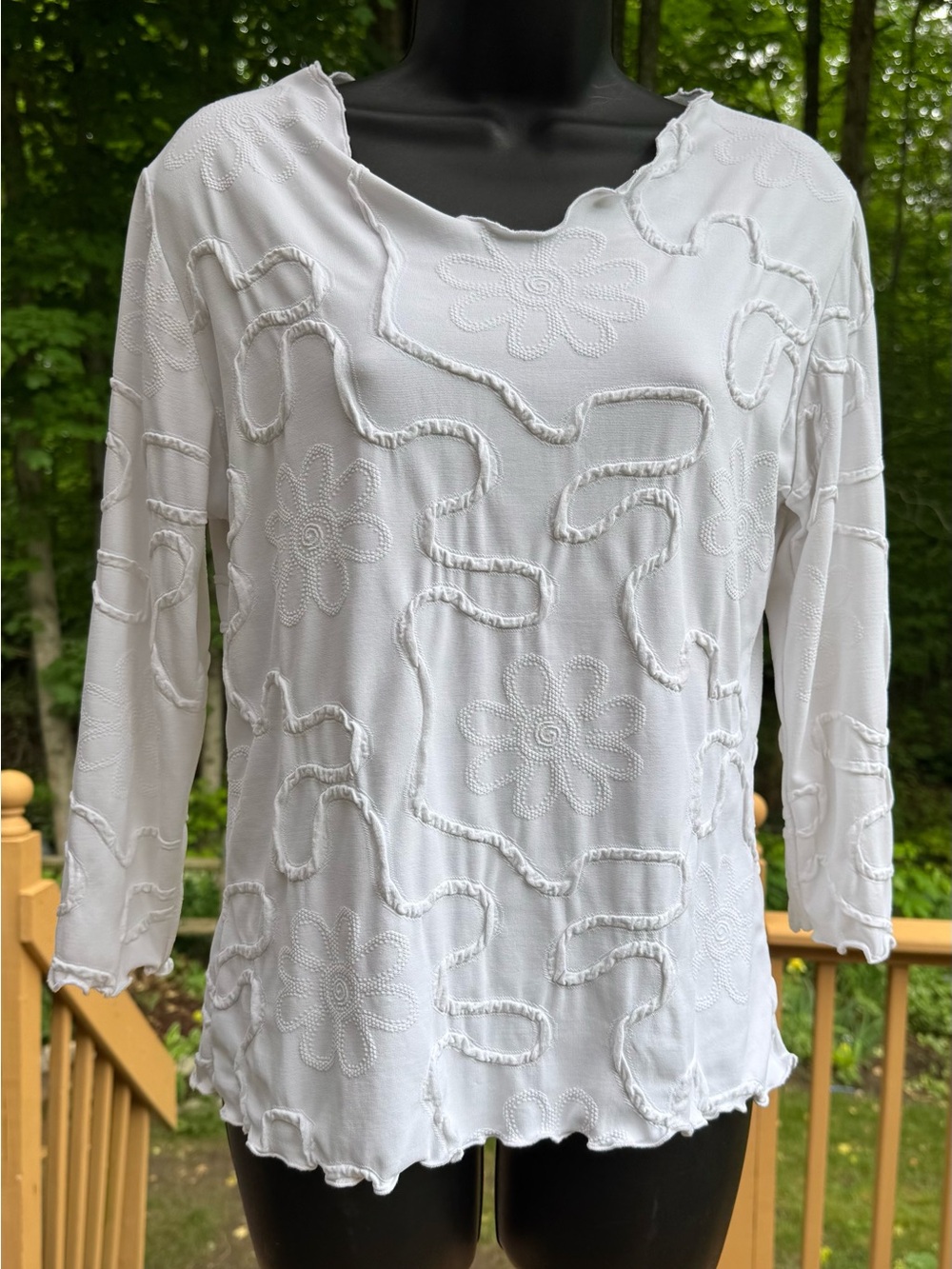 White Floral Embroidered 3/4 Sleeve Tunic Top